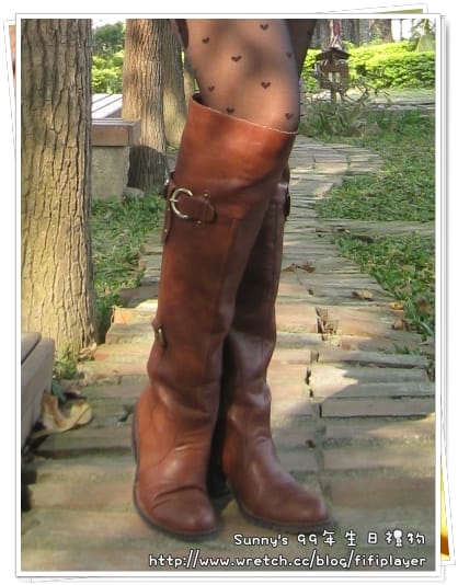 [驚喜] 99年の生日禮物．靴子