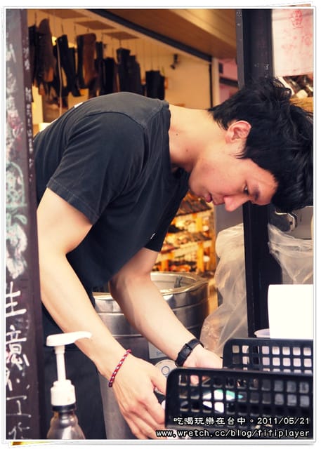 ▌台中一日行．彩虹眷村→勤美誠品綠園道/加部屋拉麵→百年教堂/柳園教會→逢甲商圈/ 私會胡蝶 ▌