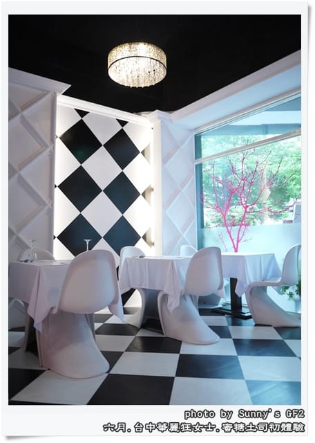 ▌台中．讓不愛甜點的人也失控的華麗狂女士之蜜糖土司初體驗 ▌