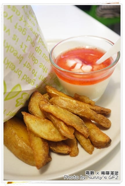 ▌嘉義．不是大俠的小女子也要大口吃的「樂檸漢堡」 ▌