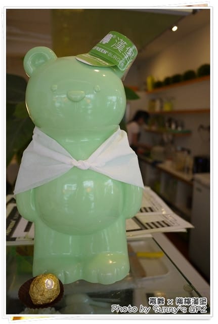 ▌嘉義．不是大俠的小女子也要大口吃的「樂檸漢堡」 ▌