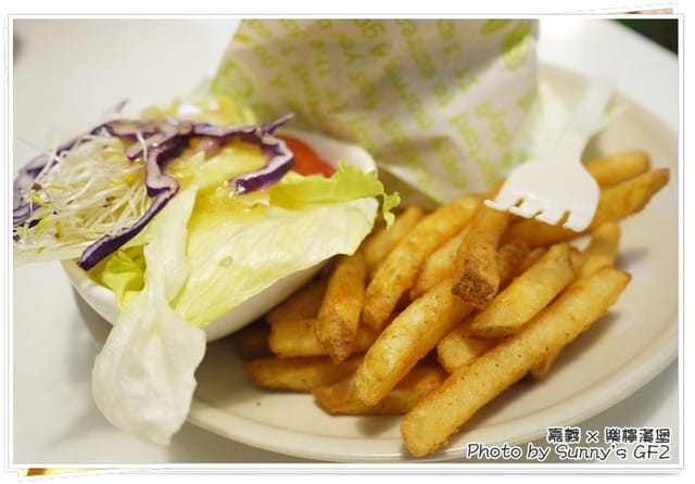 ▌嘉義．不是大俠的小女子也要大口吃的「樂檸漢堡」 ▌