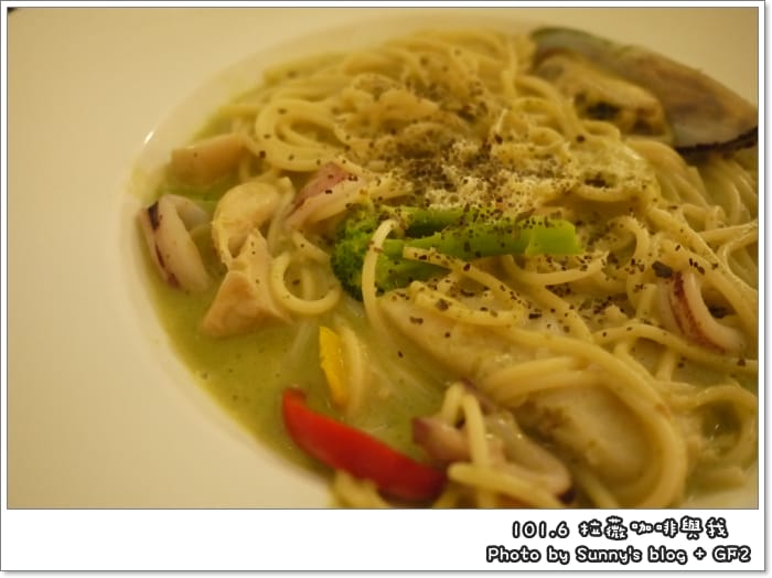 ▌嘉義．蜜糖吐司．拉薇咖啡與我 ▌