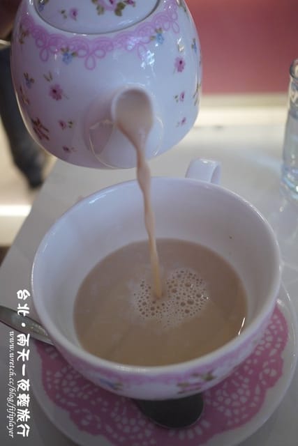 ▌2013．3月生活小札記❤台北行．姊妹淘下午茶 in Alice Cafe ▌