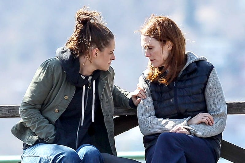 kristen-stewart-and-julianne-moore-on-the-set-of-still-alice_3