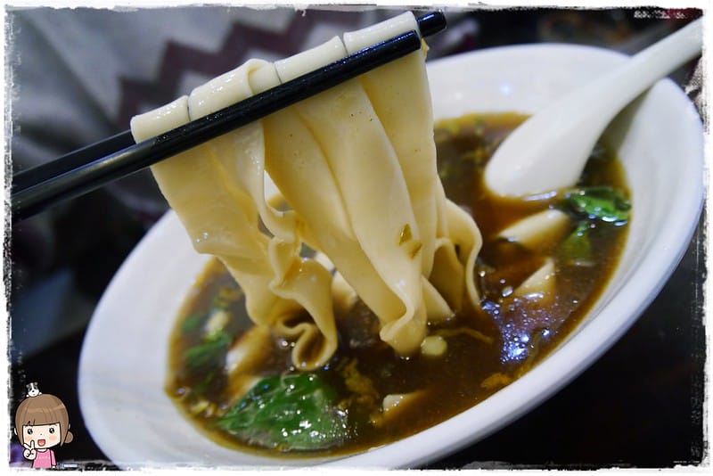 高雄｜熱河一街美食｜勁響食手工刀切麵x雞蛋酥