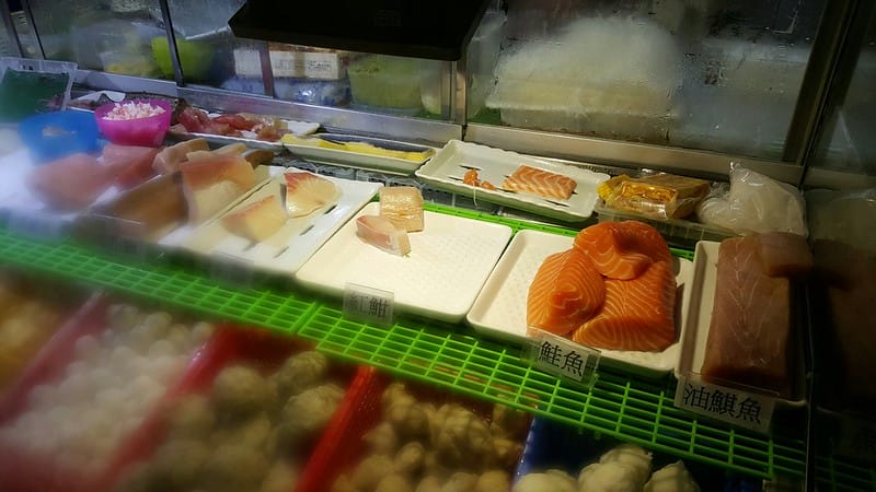 台中第二市場x食記｜王記菜頭粿糯米腸－老賴茶棧－楊媽媽立食－天天饅頭－魚刺人雞蛋糕－審計新村（上集）