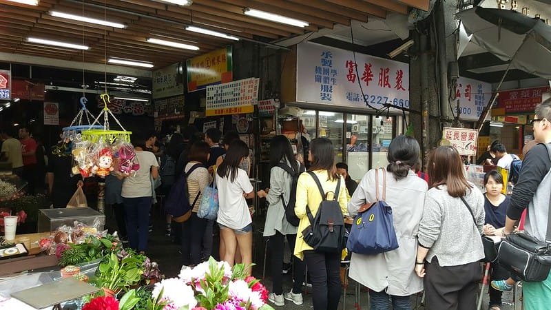 台中第二市場x食記｜王記菜頭粿糯米腸－老賴茶棧－楊媽媽立食－天天饅頭－魚刺人雞蛋糕－審計新村（上集）