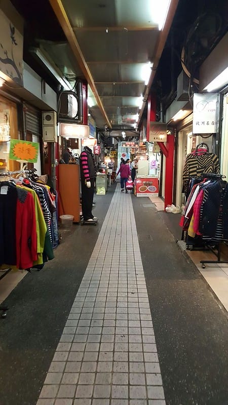 台中第二市場x食記｜王記菜頭粿糯米腸－老賴茶棧－楊媽媽立食－天天饅頭－魚刺人雞蛋糕－審計新村（上集）