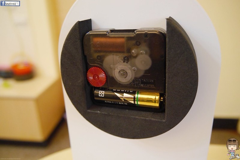 UMBRA 簡約白時尚桌鐘