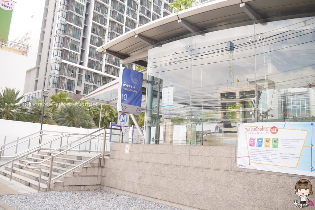 泰國曼谷華欣五天四夜自由行｜泰國美食多,沒有非它不可之建興酒家-美味咖哩炒螃蟹/匯狂站3號出口