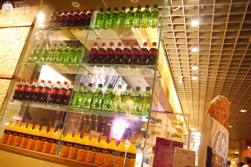 高鐵左營親子遊x新光三越美食．炸去啃