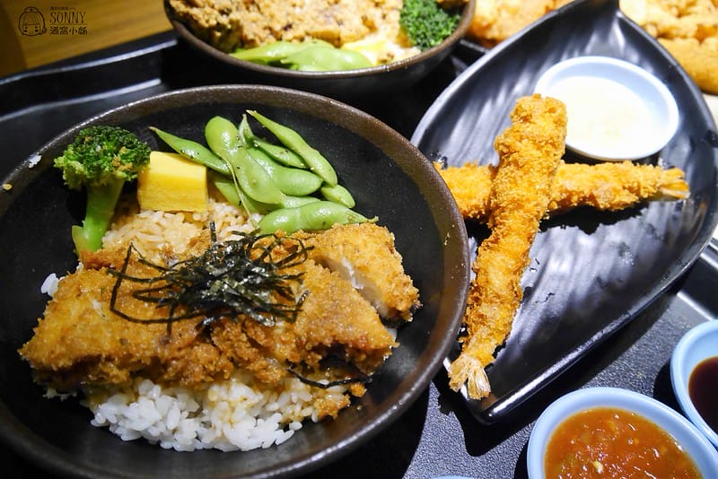高鐵左營親子遊x新光三越美食．炸去啃