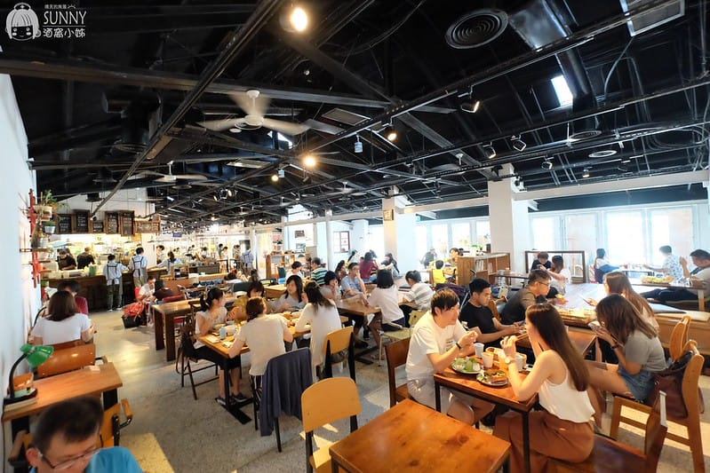 台北景點｜台北101，幾米公車，擁抱月亮