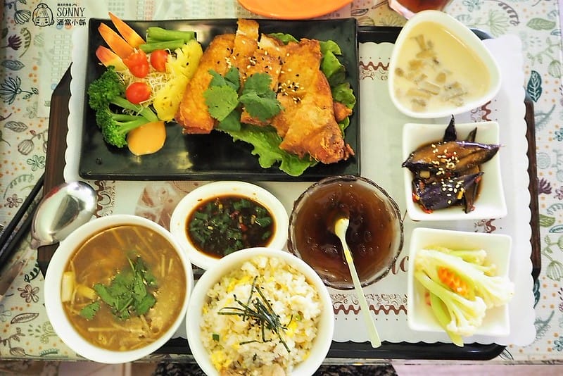 2024｜嘉義x迷你食記｜藏在忠孝路麥當勞後面的三采田美味餐坊(套餐,火鍋,單點,飲料,咖啡)美味好吃CP值高