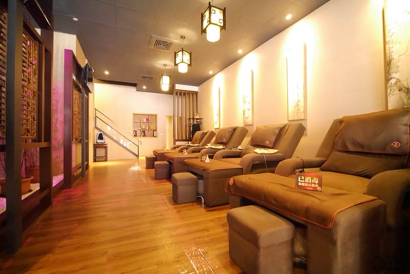 嘉義按摩/御仙堂/筋絡按摩/足底按摩/肩頸按摩/油壓鬆筋按摩