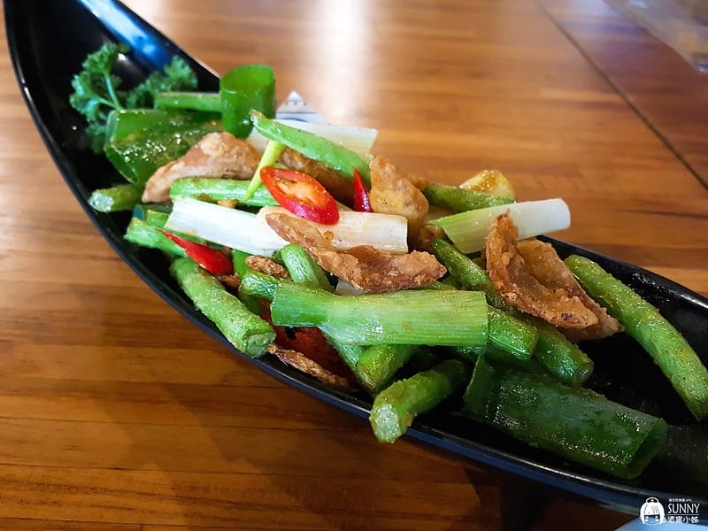 20180402_180402_0011