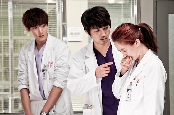 韓劇姊弟戀-急診男女