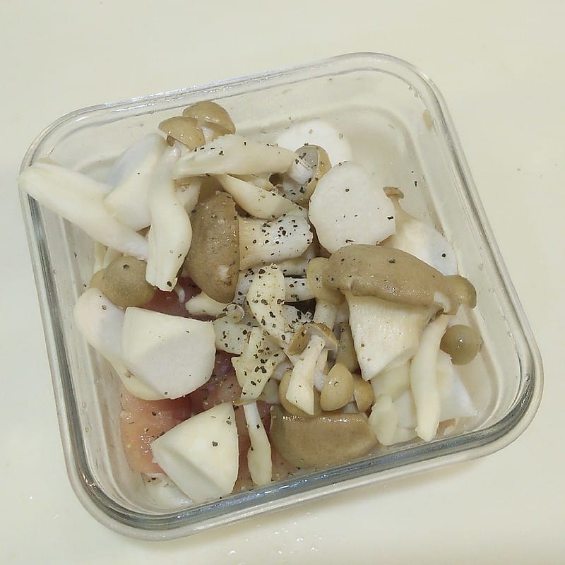 酒窩小姊懶人弄食日常－味噌菇菇雞