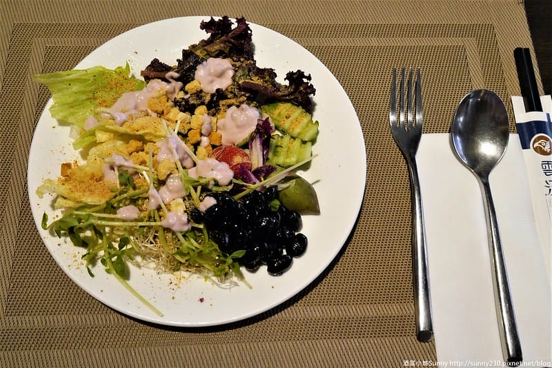 台中住宿推薦｜雲河概念旅館