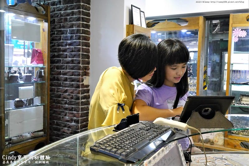 嘉義專業代客穿耳 Cindy穿耳打洞初體驗－成功in破銅爛鐵嘉義店