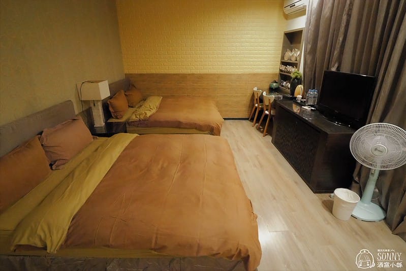 墾丁平價住宿｜黑與白時尚會館