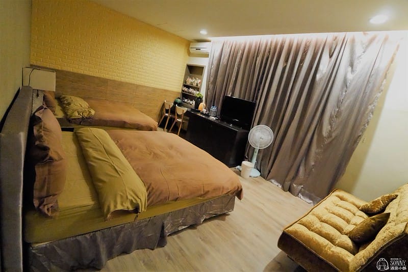 墾丁平價住宿｜黑與白時尚會館