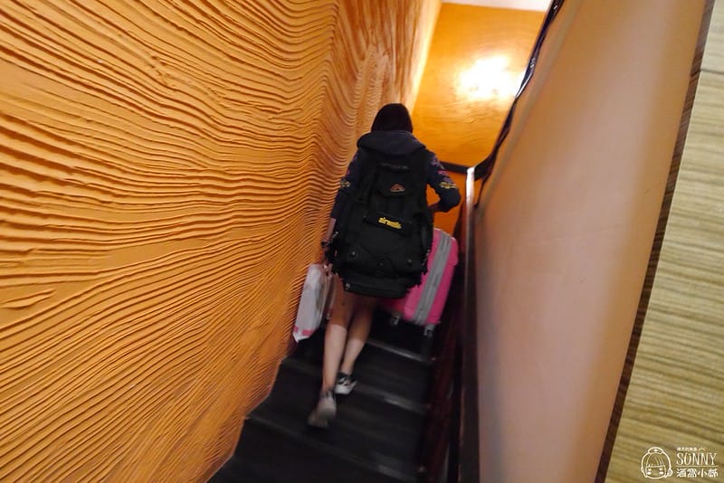 墾丁平價住宿｜黑與白時尚會館