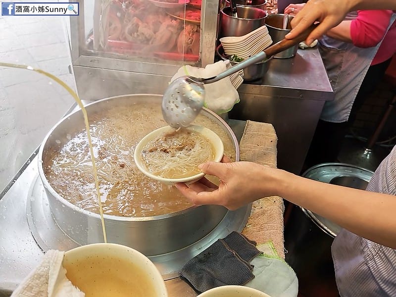 龍山寺捷運站美食 香佳旗魚米粉湯