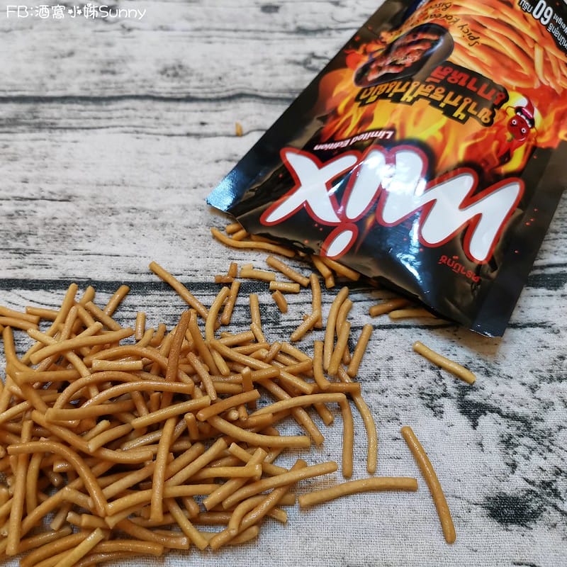 酒窩小姊の追劇零食｜泰國超人氣mix脆脆條韓式辣雞口味！香脆辣讓你一口一口涮嘴停不了