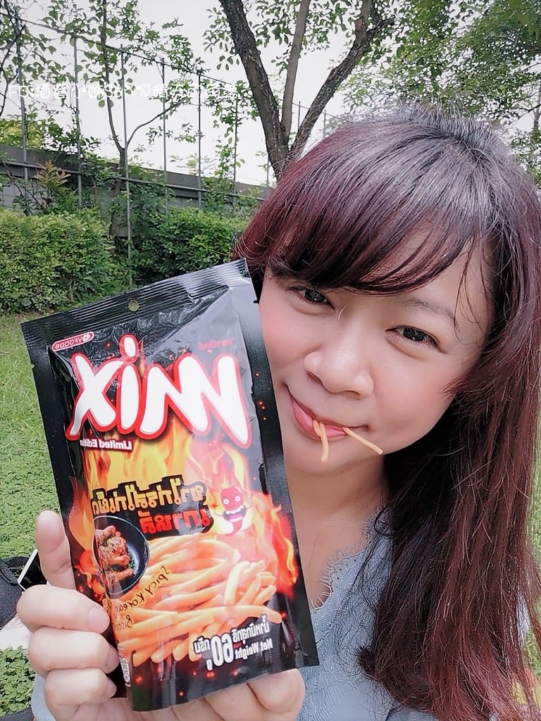 酒窩小姊の追劇零食｜泰國超人氣mix脆脆條韓式辣雞口味！香脆辣讓你一口一口涮嘴停不了