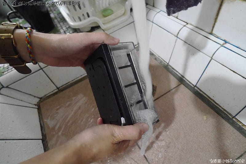 [開箱]ZEBOT 智小兔負離子掃地機器人吸塵器 2代 WiFi 滾刷版-簡約黑白(美國設計-台灣研發)(APP搶購)