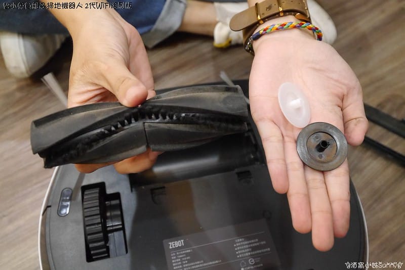 [開箱]ZEBOT 智小兔負離子掃地機器人吸塵器 2代 WiFi 滾刷版-簡約黑白(美國設計-台灣研發)(APP搶購)