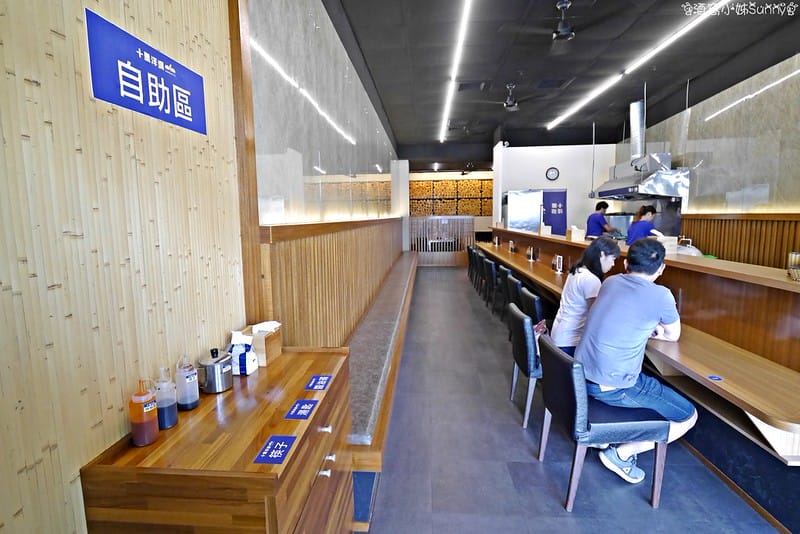 民雄美食|十里洋場 鍋貼專賣店