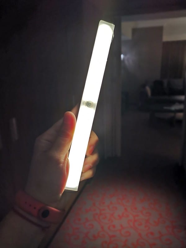 aibo 升級版多功能 USB充電磁吸式 LED感應燈管 冷白光/暖黃光