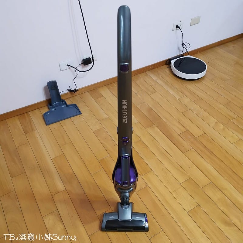 阿魚師和酒窩姊の生活社｜【MATURE美萃】直立式無線吸塵器