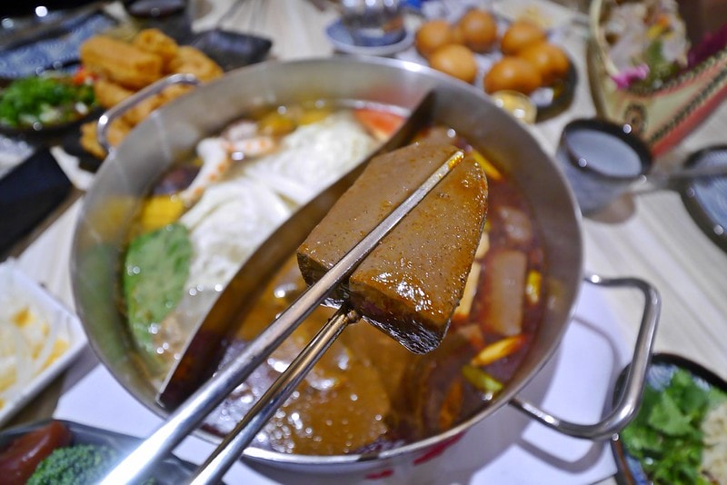 嘉義火鍋洪昌麻辣鴛鴦火鍋