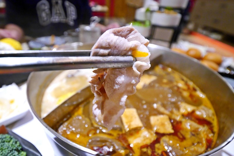 嘉義火鍋洪昌麻辣鴛鴦火鍋