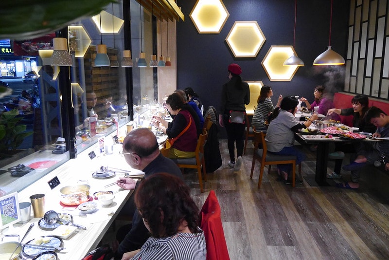 嘉義火鍋洪昌麻辣鴛鴦火鍋