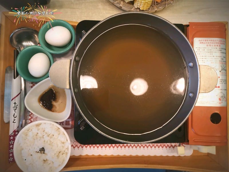 嘉義親子餐廳｜魔樹屋親子餐廳，小孩玩樂不限時，大人可以盡情聚餐放風孩子大聊特聊(內有三大遊戲區/球池/沙坑/家家酒區)