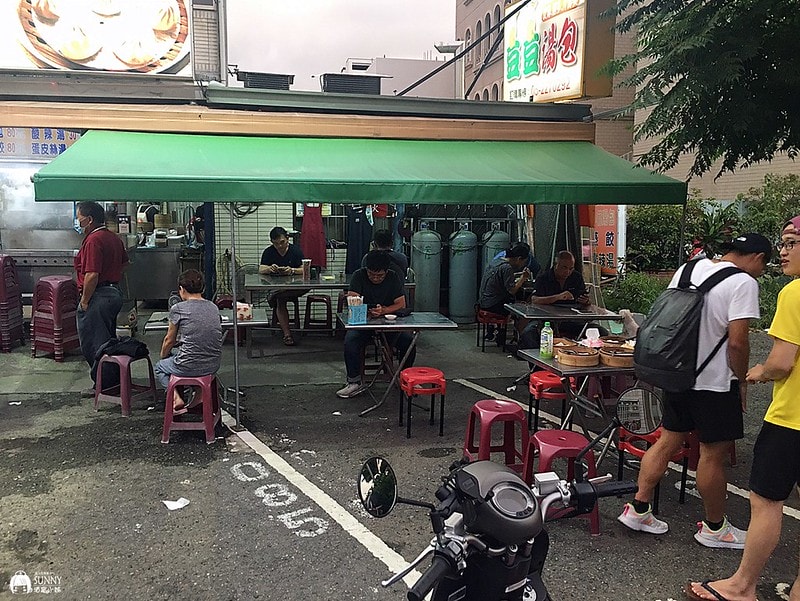 嘉義在地美食|在地人推薦的 豆豆小籠湯包、蒸餃,號稱嘉義鼎泰豐,你吃過了嗎? - 第4張圖 2020831_200831_0