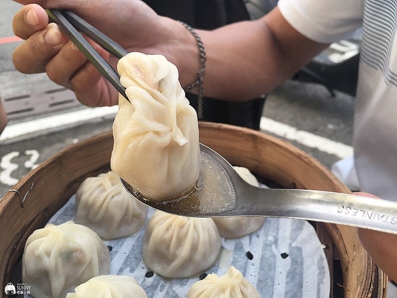 嘉義在地美食|在地人推薦的 豆豆小籠湯包、蒸餃,號稱嘉義鼎泰豐,你吃過了嗎? - 第8張圖 2020831_200831_14