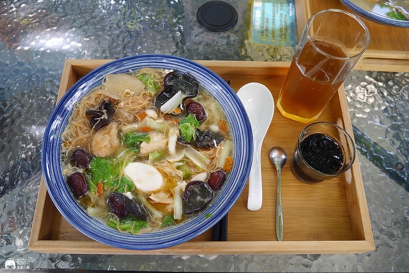 嘉義美食|大林IG最新打卡點,貨櫃屋冰店-卡咩浩斯製冰所 平價 創意冰品 鍋燒 下午茶鬆餅 - 第24張圖 P9630352
