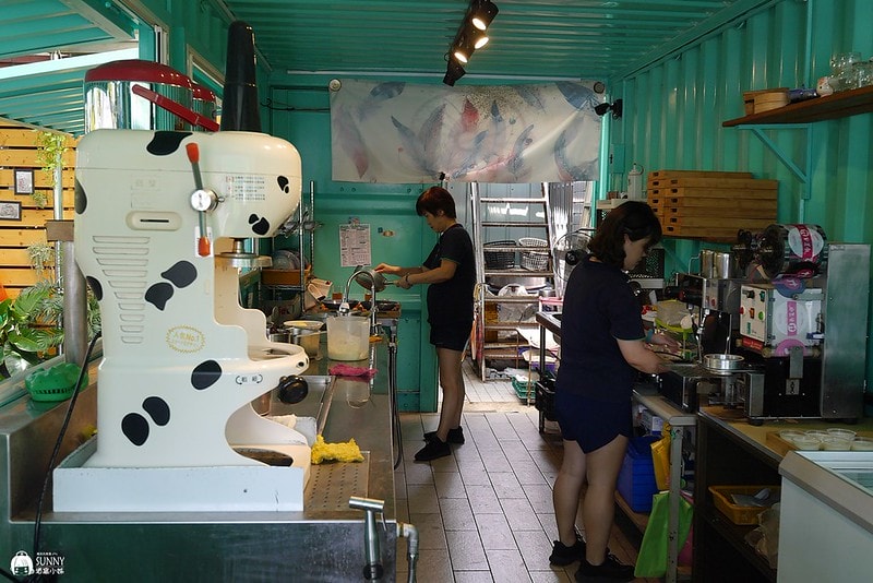 嘉義美食|大林IG最新打卡點,貨櫃屋冰店-卡咩浩斯製冰所 平價 創意冰品 鍋燒 下午茶鬆餅 - 第11張圖 P9630344