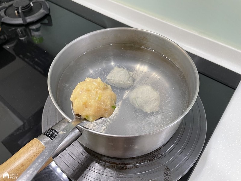 手持式攪拌棒推薦|廚房必備料理神器-德國百靈手持式攪拌棒MQ5035,幫你搞定副食品料理/食材處理 - 第27張圖 IMG_3340