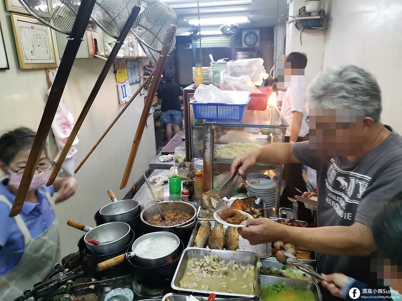 2020年.朴子在地美食.隱藏版美食.阿田小吃部.海產粥.只有晚上營業.酒窩小姊sunny