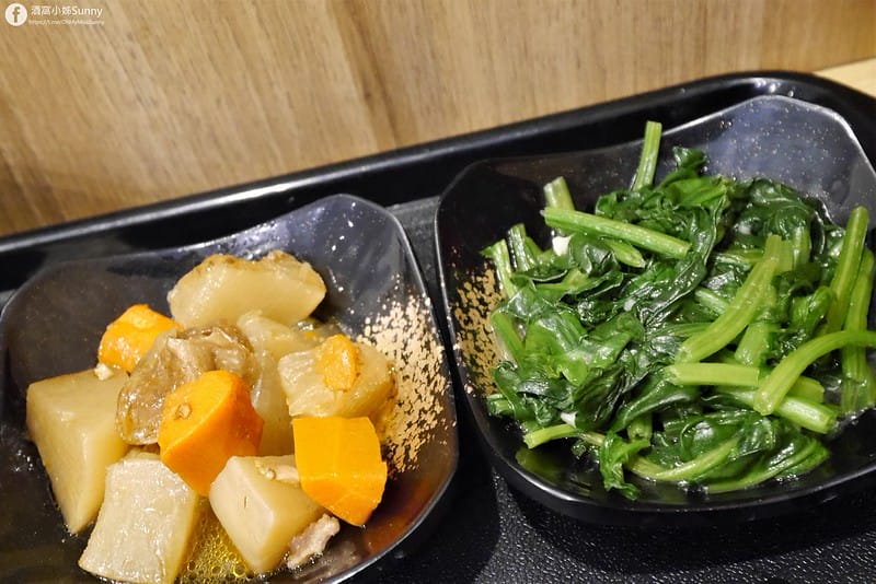 嘉義平價美食｜呷飯廳(醉雞飯/油雞飯/鍋燒類/商務便當/梅花肉飯) 2021/1