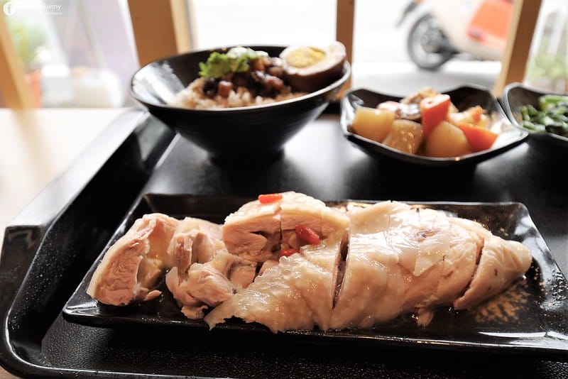 嘉義平價美食｜呷飯廳(醉雞飯/油雞飯/鍋燒類/商務便當/梅花肉飯) 2021/1