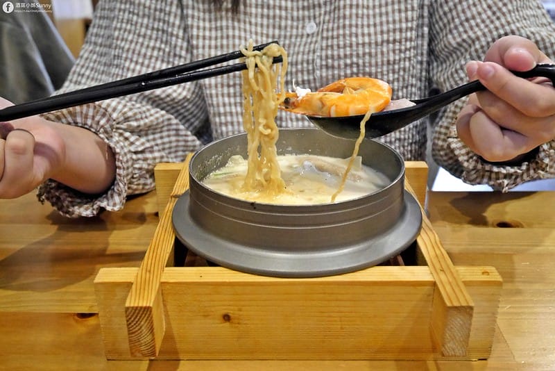 嘉義平價美食｜呷飯廳(醉雞飯/油雞飯/鍋燒類/商務便當/梅花肉飯) 2021/1