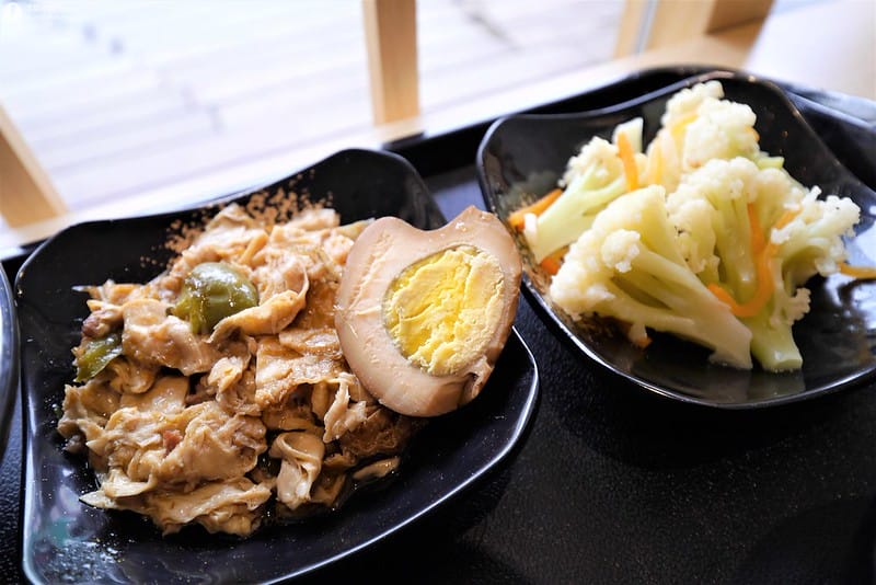 嘉義平價美食｜呷飯廳(醉雞飯/油雞飯/鍋燒類/商務便當/梅花肉飯) 2021/1